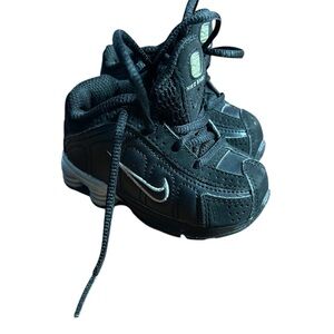 Nike Shox Infant size 4C black and silver boxBX